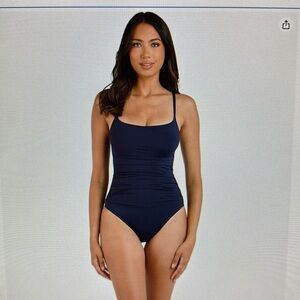 LA BLANCA NAVY One-Piece Swimsuit. SIZE 4.  Island goddess shirred side.